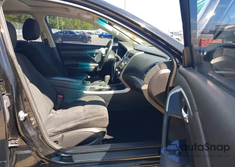 2015 Nissan Altima 2.5 Sv из США, поврежденный, VIN 1N4AL3AP6FC466182